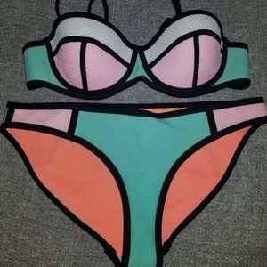 Triangl Bikini Size M